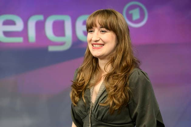 v.l.: Heidi Reichinnek, Die Linke (Fraktionsvorsitzende), GER, Berlin, Studio, zu Gast bei Maischberger, politische Talkshow, TV, Format, mit Moderatorin Sandra Maischberger, Das Erste, aus Adlershof Am Studio 20, 06. Mai 2026, Copyright: HMBxMedia UwexKoch
