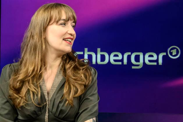v.l.: Heidi Reichinnek, Die Linke (Fraktionsvorsitzende), GER, Berlin, Studio, zu Gast bei Maischberger, politische Talkshow, TV, Format, mit Moderatorin Sandra Maischberger, Das Erste, aus Adlershof Am Studio 20, 06. Mai 2026, Copyright: HMBxMedia UwexKoch