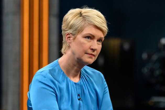 im Bild v.l.: Manuela Schwesig, Ministerpräsidentin Mecklenburg-Vorpommern, SPD, GER, Berlin, Studio, zu Gast bei - Caren Miosga, Polittalk, TV, Format, Aufzeichnung, aufgezeichnet, Das Erste, aus Adlershof - am Studio 20, Thema: Wie will die SPD Vertrauen zurückgewinnen, Frau Schwesig? 10.05.2026 Copyright: HMBxMedia UwexKoch