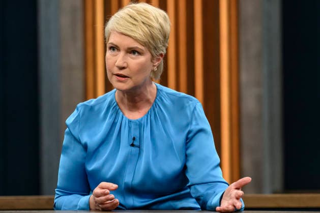 im Bild v.l.: Manuela Schwesig, Ministerpräsidentin Mecklenburg-Vorpommern, SPD, GER, Berlin, Studio, zu Gast bei - Caren Miosga, Polittalk, TV, Format, Aufzeichnung, aufgezeichnet, Das Erste, aus Adlershof - am Studio 20, Thema: Wie will die SPD Vertrauen zurückgewinnen, Frau Schwesig? 10.05.2026 Copyright: HMBxMedia UwexKoch