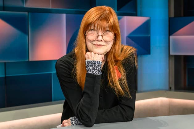 im Bild v.l.: Katja Ebstein: Schauspielerin und Sängerin, drei Mal beim Grand Prix unter den ersten Drei, GER, Berlin, hart aber fair - Polittalk, TV, Format, mit Moderator - Louis Klamroth, Das Erste, Das Thema: Mehr als Musik: Wie politisch ist der ESC? 11.05.2026, Copyright: HMBxMedia UwexKoch