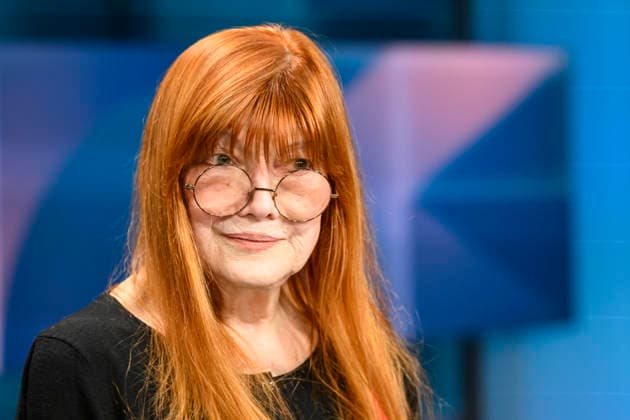 im Bild v.l.: Katja Ebstein: Schauspielerin und Sängerin, drei Mal beim Grand Prix unter den ersten Drei, GER, Berlin, hart aber fair - Polittalk, TV, Format, mit Moderator - Louis Klamroth, Das Erste, Das Thema: Mehr als Musik: Wie politisch ist der ESC? 11.05.2026, Copyright: HMBxMedia UwexKoch