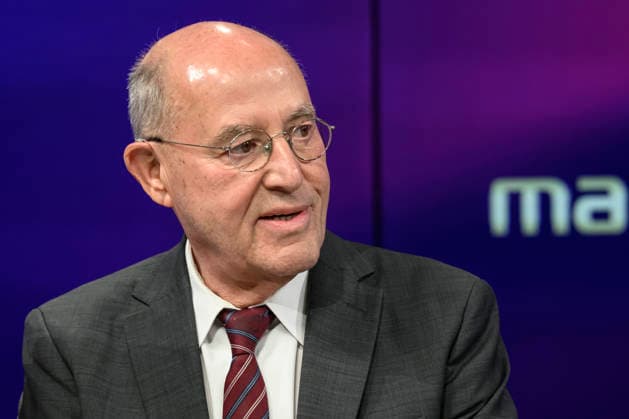 v.l.: Gregor Gysi, Die Linke (langjähriger Fraktionsvorsitzender), GER, Berlin, Studio, zu Gast bei Maischberger, politische Talkshow, TV, Format, mit Moderatorin Sandra Maischberger, Das Erste, aus Adlershof Am Studio 20, 12. Mai 2026, Copyright: HMBxMedia UwexKoch