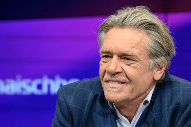 v.l.: Hajo Schumacher (Journalist), GER, Berlin, Studio, zu Gast bei Maischberger, politische Talkshow, TV, Format, mit Moderatorin Sandra Maischberger, Das Erste, aus Adlershof Am Studio 20, 12. Mai 2026, Copyright: HMBxMedia UwexKoch