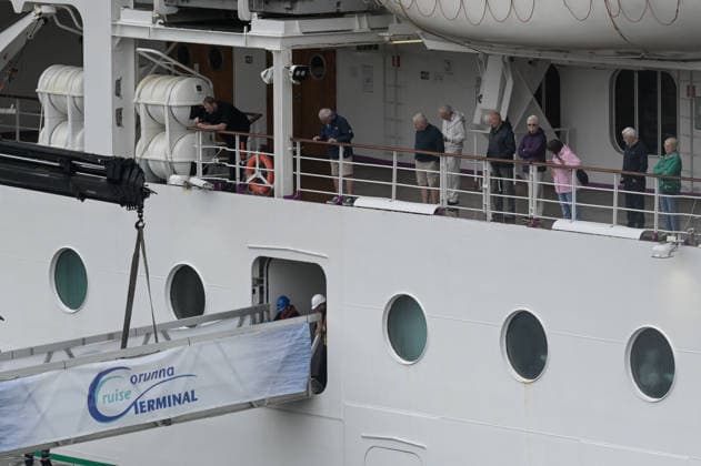 Cruise ship isolated by an outbreak of gastroenteritis calls in A Coruna Passengers on the decks of the cruise ship Ambition , isolated by an outbreak of gastroenteritis, during a stopover in the port of A Coruna, on May 16, 2026, in A Coruna, Galicia Spain The cruise ship Ambition , isolated due to an outbreak of gastroenteritis that affected dozens of passengers and part of the ships crew, has docked at the port of A Coruna from Bordeaux There are 30 active cases of common gastroenteritis out of a total of 1,750 people 16 MAY 2026 CRUISE CRUISE HEALTH M A Coruna, Galicia A Coruna, Galicia Espana Copyright: xM.xDylanx 7526971