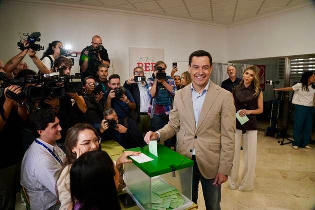 17M Moreno will vote this Sunday in Malaga, Montero and Maíllo in Seville, Gavira and García in the province of Cadiz The PP A candidate for re-election as head of the Junta, Juanma Moreno, exercises his right to vote at the Sagrado Corazón de Jesús school in Malaga A May 17, 2026 in Malaga, Andalucía Spain The candidates for the Presidency of the Andalusian Regional Government of the main parties and coalitions running in the regional elections of this Sunday, May 17, will be distributed in different parts of the community to exercise their right to vote 17 MAY 2026 Á Malaga , Andalucia Malaga , Andalucia Espana Copyright: xÃlexxZeax 7528809