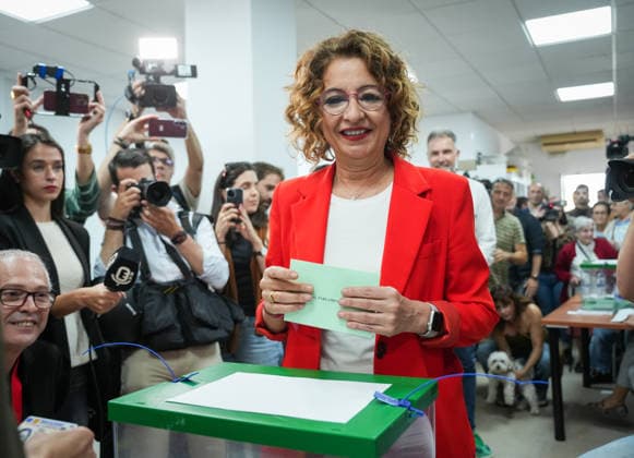 17M Moreno will vote this Sunday in Malaga, Montero and Maíllo in Seville, Gavira and García in the province of Cadiz The PSOE A candidate, María Jesús Montero, votes in Seville at the Colegio de Escuelas Profesionales Sagrada Familia Nuestra Senora de los Reyes A May 17, 2026 in Seville, Andalucía Spain The candidates for the Presidency of the Andalusian Regional Government of the main parties and coalitions running in the regional elections to be held this Sunday, May 17, will be distributed in different parts of the community to exercise their right to vote 17 MAY 2026 María José Ló Sevilla , Andalucia Sevilla , Andalucia Espana Copyright: xMariaxJosà xLopezx 7528856