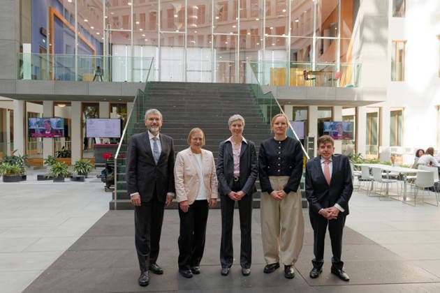 Prüfbericht Treibhausgasemissionen 2025 2026-04-24 Deutschland, Berlin Bundespressekonferenz: Der Expertenrat für klimafragen (ERK) stellt seinen Prüfbericht zur Berechnung der deutschen Treibhausgasemissionen für das Jahr 2025 und zu den Projektionsdaten 2026 vor. Im Bild v.l. Prof. Dr. Marc-Oliver Bettzüge, Energiewirtschaftliches Institut an der Universität zu Köln EWI und stellvertretender Vorsitzender ERK, Dr. Barbara Schlomann, Fraunhofer-Institut für System- und Innovationsforschung ISI und Vorsitzende ERK, Prof. Dr. Julia Pongratz, LMU und Ratsmitglied ERK, Prof. Dr. Tanja Kneiske, Fraunhofer-Einrichtung für Energieinfrastrukturen und Geotechnologien IEG und TU Berlin und Ratsmitglied ERK, kProf. Dr. Allister Loder,