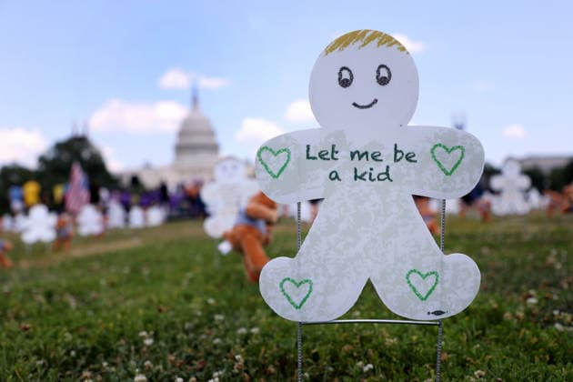 May 20, 2026, Washington, District Of Columbia, USA: An installation of 620 teddy bears and stuffed animals to represent the over 6,200 children arrested by ICE and denied a childhood since the start of the Trump Administration is seen near the US Capitol in Washington, DC, USA, on May 20, 2026. Activists attended a Vigil outside the US Capitol calling for an end to child and family detention by ICE, hosted by the Read Them Home Initiative and Free Families Coalition. Washington USA - ZUMAs337 20260520_znp_s337_010 Copyright: xGentxShkullakux