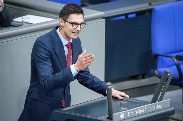 Deutscher Bundestag, 80. Plenarsitzung Sepp Mueller (CDU) im Portrait bei seiner Rede zum Tagesordnungspunkt EU-Gebaeuderichtlinie, Energieunabhängigkeit bei der 80. Sitzung des Deutschen Bundestag in Berlin, 21.05.2026 Berlin Berlin Deutschland