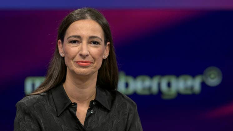 News Bilder des Tages v.l.: Pinar Atalay (RTL ntv), GER, Berlin, Studio, zu Gast bei Maischberger, politische Talkshow, TV, Format, mit Moderatorin Sandra Maischberger, Das Erste, aus Adlershof Am Studio 20, 03.06. 2026, Copyright: HMBxMedia UwexKoch