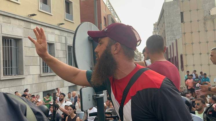 Migrants who crossed into Ceuta are returning to Morocco as businesses close, to regain their strength and cross again. Luis Alvise Pérez, Member of the European Parliament and leader of Se Acabó la Fiesta (SALF), is heckled on August 1, 2026, in Ceuta, Spain. Migrants who managed to swim into Ceuta in recent days are voluntarily returning to the Moroccan side, to the town of Castillejos, due to the widespread closure of stores and businesses in the autonomous city and the difficulty in accessing food and water, with the intention of eating, regaining their strength, and attempting to cross into Spain again. AUGUST 1, 2026 Gabriela Sardá Nún Ceuta Ceuta, Spain Copyright: xGabrielaxSardaxNunezx 7698645