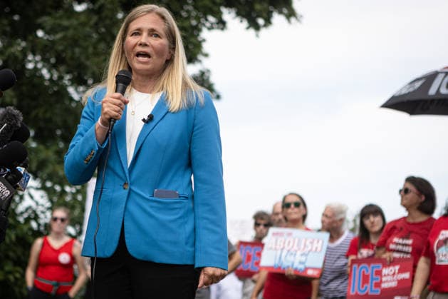 August 5, 2026, Portland, Maine, USA: Maine Democratic nominee for governor, HANNAH PINGREE, rallies with members of the Maine State Nurses Association union as they protest federal Immigration and Customs Enforcement (ICE) on the lawn outside Maine Medical Center, the stateâ€⠢s largest hospital, on Wednesday morning, August 5, 2026. Nurses demanded the release of colleague and medical-surgical nurse, DEBORA KAPISHA, who was detained by federal officials at Logan Airport in Boston on July 30, 2026. Union members said KAPISHA, originally from Zambia, has federal authorization to work in Maine while awaiting the outcome of her asylum case. In addition to KAPISHAâ€⠢S release, union members demanded their employer, Maine Medical Cente - ZUMAb349 20260805_znp_b349_010 Copyright: xTroyxR.xBennettx