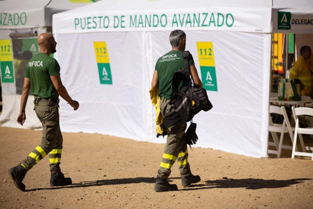 The number of ground personnel fighting the fire in Niebla has increased to 150, with 18 aerial resources. Image of the Forward Command Post at the wildfire that broke out in the town of Niebla, Huelva. August 7, 2028, in Niebla, Huelva, Andalusia, Spain: Andalusia’s Forest Fire Emergency Plan (Plan Infoca) has increased the number of ground personnel from 80 to 150 this Friday to contain the forest fire that broke out Thursday afternoon in the Raboconejo area of Niebla, Huelva, which remains in the emergency phase, Operational Level 1, and which has forced the preventive evacuation of 23 residents from the hamlets of Raboconejo and Caballón. Likewise, 18 aerial resources continue to operate in the area. AUGUST 7, 2026 Niebla, Huelva, Anda Copyright: xClaraxCarrascox 7705139