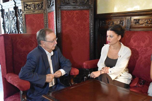 Sira Rego Meets with Vivas to Discuss the Migration Crisis The Minister of Youth and Children, Sira Rego, held a meeting with the president of the Autonomous City of Ceuta, Juan Jesús Vivas, at the City Hall of the autonomous city on August 8, 2026, in Ceuta, Spain. Rego is in the autonomous city to discuss the registration and integration into the reception system of the 1,342 minors who swam to Ceuta last week. AUGUST 8, 2026 UNACCOMPANIED MINORS MIGRATION CRISIS Gabriela Sardá Nún Ceuta, Ceuta, Spain Copyright: xGabrielaxSardaxNunezx 7705710