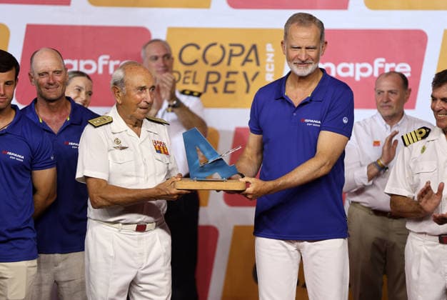 King Felipe VI Presents Awards to the Champions of the 44th Copa del Rey Sailing Regatta King Felipe VI during the awards ceremony for the 44th Copa del Rey Mapfre Sailing Regatta at the Almudaina Palace on August 8, 2026, in Palma de Mallorca, Balearic Islands, Spain This is one of the most important regattas in the Mediterranean, which has met participation expectations, featuring six highly competitive classes and already exceeding 100 registered teams, representing nearly twenty countries, with almost a thousand sailors in a competition that begins on Tuesday, August 4, and ends on Saturday, August 8. AWARDS SAILING REGATTAS BOATS Raú Spain Copyright: xRaulxTerrelx 7706589