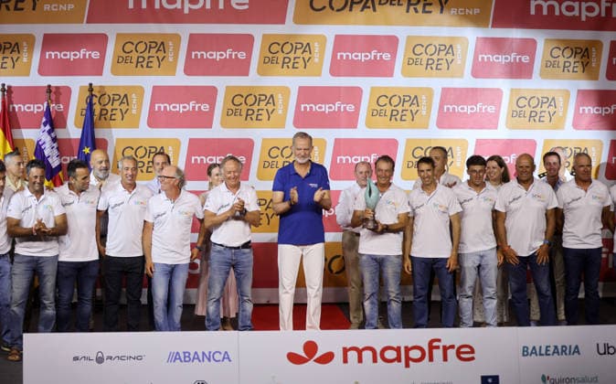 King Felipe VI Presents Awards to the Champions of the 44th Copa del Rey Sailing Regatta King Felipe VI alongside Javier Banderas during the awards ceremony for the 44th Mapfre Copa del Rey Sailing Regatta at the Almudaina Palace on August 8, 2026, in Palma de Mallorca, Balearic Islands, Spain. This is one of the most important regattas in the Mediterranean, which has met participation expectations, featuring six highly competitive classes and already exceeding 100 registered teams representing nearly twenty countries, with nearly a thousand sailors in a competition that begins on Tuesday, August 4, and ends on Saturday, August 8. AWARDS REGATTAS SAILING BOATS Raú Palma de Mallorca Palma de Mallorca Spain Copyright: xRaulxTerrelx 7706594