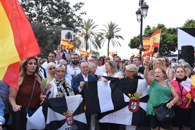 Rally in Ceuta to Demand Answers from Spain and Europe The president of the Autonomous City of Ceuta, Juan Jesús Vivas, during a rally under the slogan Enough Is Enough—Ceuta Won’t Give Up, in front of the Government Delegation headquarters, on August 9, 2026, in Ceuta, Spain. The rally, organized by religious communities and neighborhood associations, brought together thousands of people this Sunday in Ceuta’s Plaza de la Constitución to demand action in response to the situation created by the mass arrival of migrants on July 30. The organizers estimate attendance at more than 10,000 people, while the National Police put the number at over 5,000. AUGUST 9, 2026 Gabriela Sardá Nún Ceuta, Ceuta, Spain Copyright: xGabrielaxSardaxNunezx 7707583