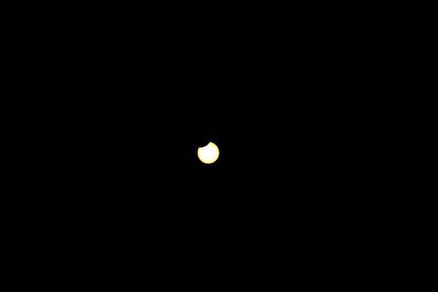 August 12, 2026, New York, New York, USA: New York, NY, August 12, 2026 †Eclipse-USA †A partial solar eclipse is visible from New York City, United States, on the afternoon of Wednesday, August 12, 2026. The phenomenon occurs when the moon passes between the Earth and the sun and partially obscures the solar disk. In New York City, the visibility of the eclipse reached 9%.(Foto: Brazil Photo Press New York USA - ZUMAc233 20260812_zsp_c233_007 Copyright: xVanessaxCarvalhox