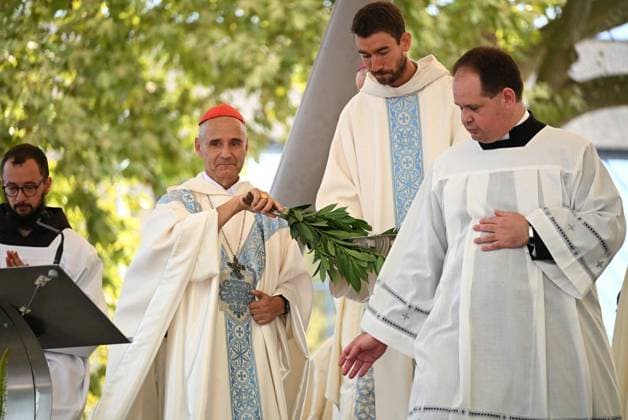 AUGUST 15, LOURDES, BASTIEN ARBERET, MAXPPP, 153rd National Assumption Pilgrimage, Mass on the Meadow for August 15, 2026, at the Shrine of Our Lady of Lourdes, Hautes-Pyrénées, presided over by Cardinal Jean Paul VESCO, Archbishop of Algiers. 153rd National Assumption Pilgrimage: Mass on the Meadow for August 15, 2026, at the Sanctuary of Our Lady of Lourdes, Hautes-Pyrénées, LOURDES, HAUTES-PYRÉNÉES, FRANCE Copyright: xBASTIENxARBERET MAXPPP MAXPPPxBASTIENxARBERETx ARB_4488 ARBx4488