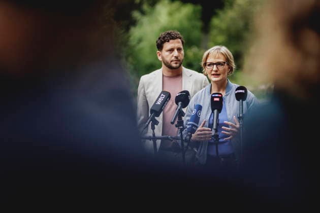 (R-L) Franziska Brantner, Co-Vorsitzende von Buendnis 90 Die Gruenen, und Felix Banaszak, Co-Vorsitzender von Buendnis 90 Die Gruenen, aufgenommen im Rahmen der Klausur des Bundesvorstandes von Buendnis 90 Die Gruenen in Berlin, 28.08.2026. Berlin Deutschland Copyright: xFlorianxGaertnerx