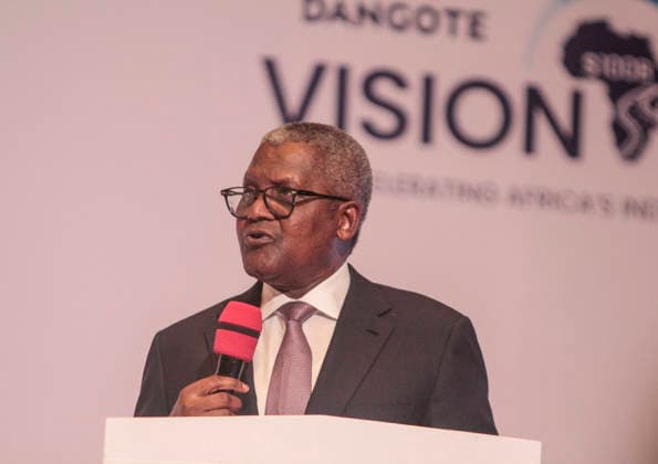 Dangote Refinery Signs N2.15 Trillion IPO Documents In Lagos, Nigeria Aliko Dangote, President and Chief Executive Officer of Dangote Industries Limited, signs documents for the initial public offering of Dangote Petroleum Refinery and Petrochemical, valued at 2.15 trillion naira (US$1.6 billion), at Eko Hotels in Victoria Island, Lagos, Nigeria, on September 7, 2026. The offering is intended to expand the refinery s capacity to 1.4 million barrels per day from the current 700,000. Victoria Island, Lagos Nigeria Copyright: xAdekunlexAjayix originalFilename: ajayi-notitle260907_npAmU.jpg