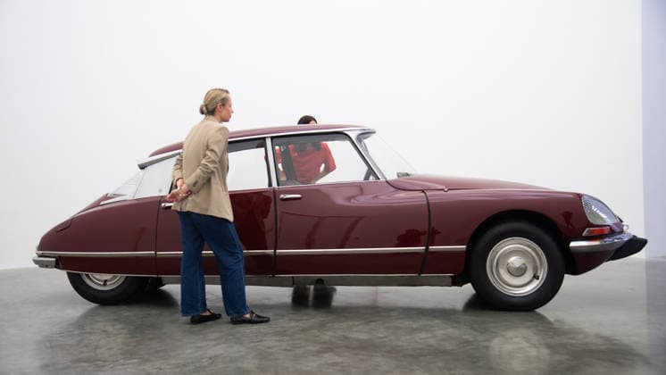 Gabriel Orozco s Chronotopic Exhibition Photocall at White Cube Bermondsey, London, UK Staff members view La DS Cornaline (2013) by Gabriel Orozco featuring a modified Citroën at a photocall for artist Gabriel Orozco s solo exhibition Chronotopic at White Cube Bermondsey, London, England, UK on Monday 14 September, 2026., Credit:Justin Ng Avalon UK, England, London, White Cube Bermondsey Copyright: xJustinxNgx xAvalonx 1134492429
