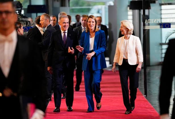 September 16, 2026, Strasbourg, France: Prime Minister Mark Carney participates in a welcoming ceremony with President of the European Parliament Roberta Metsola, centre, and President of the European Commission Ursula von der Leyen, right, at the European Parliament in Strasbourg, France, on Wednesday, Sept. 16, 2026. Strasbourg France - ZUMAc35_ 20260916_zaf_c35_007 Copyright: xJustinxTangx