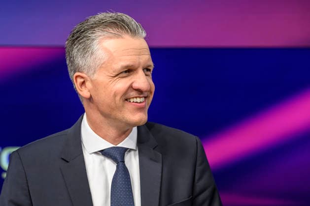 im Bild v.l.: Thorsten Frei, CDU (Unionsfraktionsvorsitzender), GER, Berlin, Studio, zu Gast bei Maischberger, politische Talkshow, TV, Format, mit Moderatorin Sandra Maischberger, Das Erste, aus Adlershof Am Studio 20, 16.09.2026, Copyright: HMBxMedia UwexKoch