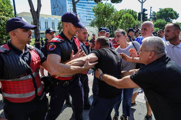Protest in front of the Albanian Parliament in Tirana, Albania Protesters face police officers during a demonstration near the Albanian Parliament in Tirana, Albania, against the government following months of protests against a planned luxury tourism complex project in the protected area of Narta Lagoon in the city of Vlore, backed by a company linked to US President Donald Trump son-in-law, Jared Kushner, and his wife, Ivanka Trump here In Tirana, Albania, on September 17, 2026. Tirana Albania Copyright: xMatrixxImages ArmandoxBabanix