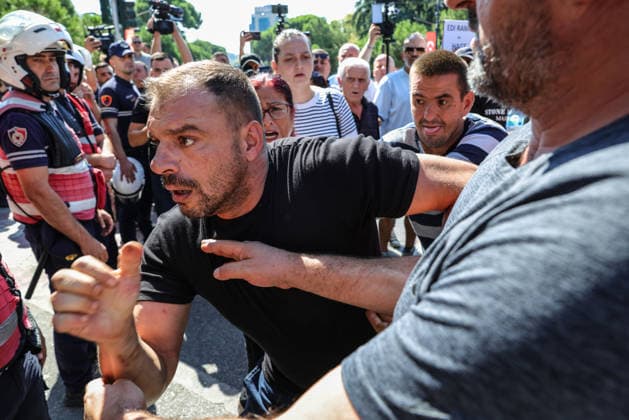Protest in front of the Albanian Parliament in Tirana, Albania Protesters face police officers during a demonstration near the Albanian Parliament in Tirana, Albania, against the government following months of protests against a planned luxury tourism complex project in the protected area of Narta Lagoon in the city of Vlore, backed by a company linked to US President Donald Trump son-in-law, Jared Kushner, and his wife, Ivanka Trump here In Tirana, Albania, on September 17, 2026. Tirana Albania Copyright: xMatrixxImages ArmandoxBabanix