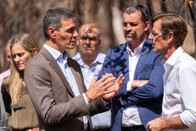 Pedro Sánchez Meets in Niebla with the Mayors of the Municipalities Affected by the Fire. Prime Minister Pedro Sánchez visits the area devastated by this summer’s fire. September 17, 20226, in Niebla, Huelva, Andalusia, Spain. On Thursday, Spanish Prime Minister Pedro Sánchez called for action to address the causes of the Niebla fire—the largest wildfire in the country’s history—which, in his view, starkly revealed the consequences of a climate emergency, and for this reason, he has called for building, through public-private partnership, a stronger and more prosperous country. SEPTEMBER 17, 2026 Francisco J Niebla, Huelva, Andalusia, Spain Niebla, Huelva, Andalusia, Spain Spain Copyright: xFranciscoxJ.xOlmox 7781617