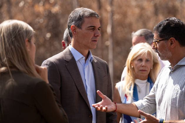 Pedro Sánchez Meets in Niebla with the Mayors of the Municipalities Affected by the Fire. Prime Minister Pedro Sánchez visits the area devastated by this summer’s fire. September 17, 20226, in Niebla, Huelva, Andalusia, Spain. On Thursday, Spanish Prime Minister Pedro Sánchez called for action to address the causes of the Niebla fire—the largest wildfire in the country’s history—which, in his view, starkly revealed the consequences of a climate emergency, and for that reason, he has called for the creation, through a public-private partnership, of a stronger and more prosperous country. SEPTEMBER 17, 2026 Francisco J Niebla, Huelva, Andalusia, Spain Niebla, Huelva, Andalusia, Spain Spain Copyright: xFranciscoxJ.xOlmox 7781612