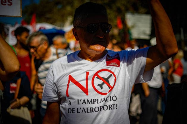 Protest Against the Expansion of Barcelona Airport A large crowd gathers during a protest against the expansion of Barcelona Airport on September 20, 2026, in Barcelona, Catalonia, Spain. A total of 210 social organizations have called for participation in this protest against the expansion of Barcelona Airport under the slogan No to the expansion, not now, not ever. September 20, 2026. Kike Rincó. Barcelona, Catalonia. Barcelona, Catalonia, Spain Copyright: xKikexRinconx 7787781
