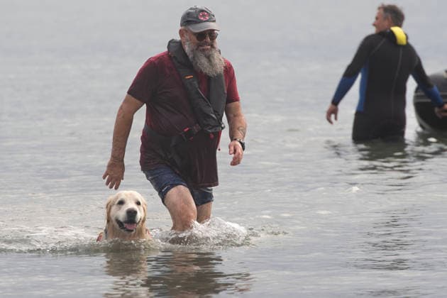French Rescue Dog Championship Marc ROLLMANN MAXPPP September 20, 2026 In Bréhec, in the Côtes d’Armor, the Chiens d’eau du Goëlo are hosting the French Water Rescue Championship. Fifteen dog-handler teams, having qualified for the finals, are competing in three obedience and rescue events, both on land and at sea. Ship towing, retrieving a drowning victim from the waves, and battling the current put the dog’s strength, obedience, and—above all—the bond between dog and handler to the test. Facing the elements, they are all driven by the same motivation: to save lives and serve others. Bréhec, France, September 20, 2026. In Bréhec, Côtes d’Armor, the Goëlo Water Dogs are hosting the French Water Rescue Championship. Fifteen dog-handler team Copyright: xMAXPPPxMarcxROLLMANNx MRL202609202367 MRL202609202376