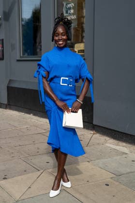 Attendees arrive at the Erderm Catwalk Show London, UK - 20 Sept 2026 An attendee arrives wearing a blue dress at the Erdem catwalk show, held at the Roundhouse in Camden, London, as part of London Fashion Week 2026. Models and members of the fashion industry gather at the Roundhouse in Camden, London, for the Erdem catwalk show during London Fashion Week 2026. The event forms part of the official London Fashion Week schedule, bringing together models, designers, fashion professionals, media and guests for the presentation of Erdem s latest collection. London United Kingdom Copyright: xJamesxWilloughbyx xSOPAxImagesx JWILLOUGHBY_3473