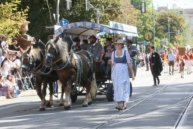 Traditional Trachten- und Schützenzug Munich September 20, 2026. People taking part in and enjoying the traditional Trachten- und Schützenzug, known in English as the costume and marksmen’s parade, which has taken place in Munich today. Munich September 20, 2026. People taking part in and enjoying the traditional Trachten- und Schützenzug, known in English as the costume and marksmen’s parade, which has taken place in Munich today. Famous worldwide as one of the largest cultural festivals, the Oktoberfest is a renowned expression of German and Bavarian culture. While the festival is often associated with beer tents, food and fairground attractions, the parade itself highlights a history of royal celebration, regional identity, traditional d Copyright: xLiamxClearyx xSOPAxImagesx RY6A6222.jpeg