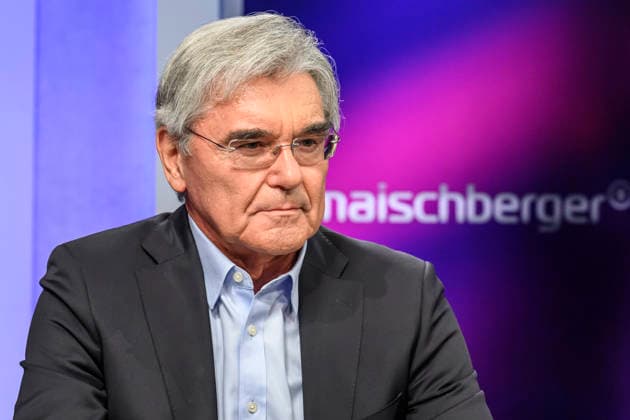 im Bild v.l.: Joe Kaeser (Siemens Energy), GER, Berlin, Studio, zu Gast bei Maischberger, politische Talkshow, TV, Format, mit Moderatorin Sandra Maischberger, Das Erste, aus Adlershof Am Studio 20, 21.09.2026, Copyright: HMBxMedia UwexKoch