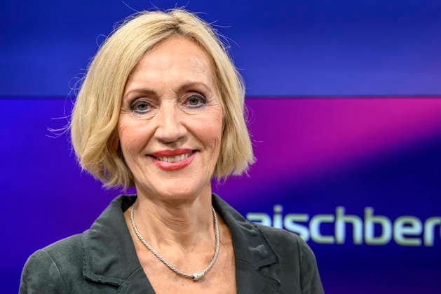 im Bild v.l.: Petra Gerster (Moderatorin und Autorin), GER, Berlin, Studio, zu Gast bei Maischberger, politische Talkshow, TV, Format, mit Moderatorin Sandra Maischberger, Das Erste, aus Adlershof Am Studio 20, 22.09.2026, Copyright: HMBxMedia UwexKoch