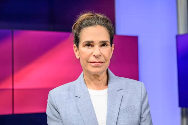 im Bild v.l.: Dagmar Rosenfeld (Podcast: Machtwechsel), GER, Berlin, Studio, zu Gast bei – Maischberger, politische Talkshow, TV, Format, mit Moderatorin – Sandra Maischberger, Das Erste, aus Adlershof – Am Studio 20, 22.09.2026, Copyright: HMBxMedia UwexKoch
