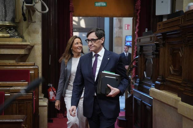 Illa Appears Before the Catalan Parliament Regarding the 2025 PISA Tests The president of the Generalitat de Catalunya, Salvador Illa, and the Minister of Education and Vocational Training of the Generalitat de Catalunya, Esther Niubó, upon their arrival at a plenary session at the Parliament of Catalonia on September 23, 2026, in Barcelona, Catalonia, Spain. Illa is appearing before the Catalan Parliament today at his own request following the crisis that erupted in the Department of Education due to an error in the sample that excluded Catalonia from the PISA report’s results. SEPTEMBER 23, 2026 Barcelona, Catalonia Barcelona, Catalonia, Spain Copyright: xDavidxZorrakinox 7793243