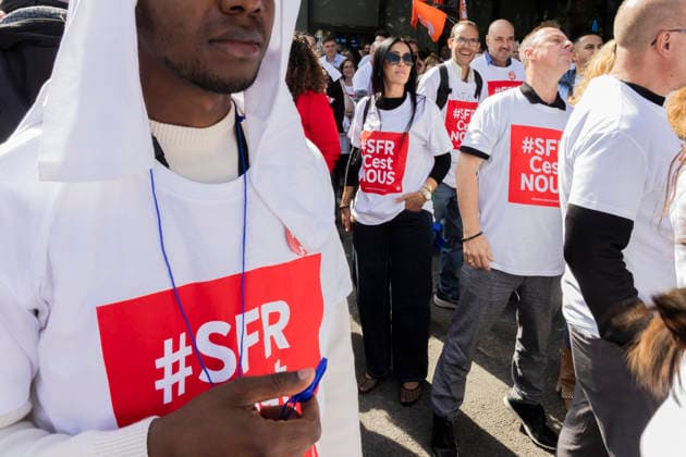 Paris, France September 24, 2026 - Protest of Altice France group employees. Employees of the Altice France group, the parent company of the SFR telecom operator which is set to be sold to its competitors are protesting to defend their jobs as a major overhaul of the sector looms. ALTICE, SFR, SYNDICATS, TELECOM, ECONOMIE, GREVE, MANIFESTATION, OPERATEURS DE TELEPHONIE, FAI FOURNISSEURS D ACCES A INTERNET, GREVISTES, TRAVAILLEURS, MANIFESTANTS Copyright: xVincentxIsore IP3x