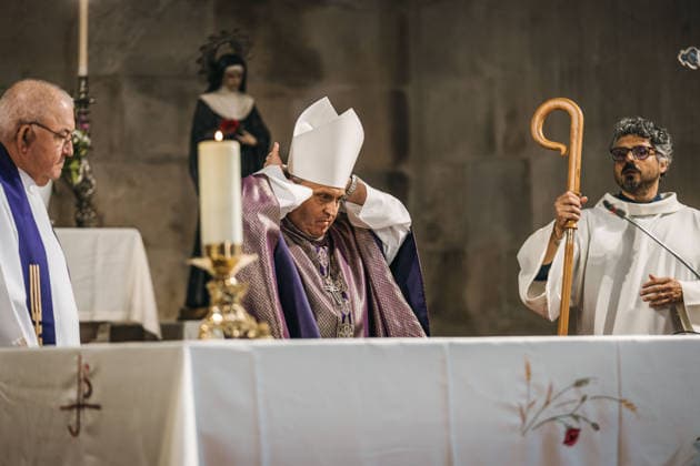 Mass in Marín, Pontevedra, for the victims of the earthquake that occurred in late June in Venezuela Mass for the victims from the municipality who lost their lives in the earthquake in Venezuela last June, on September 24, 2026, in Marín, Pontevedra, Galicia, Spain. The new parish church in Marín is hosting a Mass in memory of Lía, Ulises, Adela, and Yhosvany—a family of Venezuelan origin residing in the municipality—who died in the earthquakes that struck La Guaira last June. The event, organized by the educational community of the Colegio Inmaculada, is also dedicated to the victims of other natural disasters. SEPTEMBER 24, 2026 PARISH GALICIA GALICIANS VENEZUELA EARTHQUAKE TRIBUTE VENEZUELAN COMMUNITY VENEZUELANS NATURAL DISASTER VICTI Copyright: xBeatrizxCiscarx 7797286