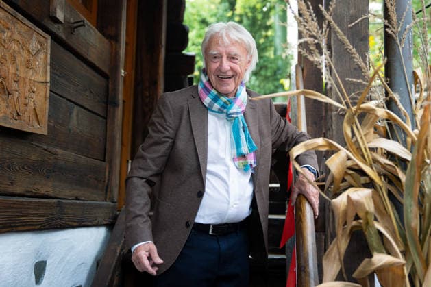 Europa Park, Rust, Schweizer Themenbereich, Walliser Dorf, offizielle Eröffnung des Emil Hüüsli, Emil Steinberger, Emils Bühnenwelt, Ausstellung, Schweizer Künstler, Komiker, Schauspieler, Lebenswerk, Unterhaltung, Kultur, Freizeitpark, neue Attraktion, Tourismus, Symbolfoto Rust Europa Park Baden-Württemberg Deutschland Copyright: xFINLEYxMÖRCHx