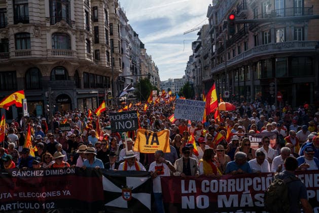 March in Madrid to Support Ceuta and Melilla and Demand Elections Hundreds of people carry a banner reading Corruption Comes at a Price, No More Impunity, Resignation and Elections Now during a demonstration to express support for Ceuta and demand general elections, on September 26, 2026, in Madrid, Spain. The demonstration was organized by Sociedad Civil Espanola (SCE), which brings together more than 150 civil society organizations, under the slogan For the Dignity of Spain: Second March for Dignity—Elections Now! In Defense of Spain! With Ceuta and Melilla ’ SEPTEMBER 26, 2026 RALLY Madrid, Madrid, Spain Copyright: xMatiasxChiofalox 7801366