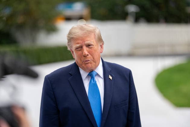 October 3, 2026, Washington, Dc, USA: President Donald Trump departs the White House for a trip to Dayton, OH on October 3, 2026. Washington USA - ZUMAl312 20261003_znp_l312_014 Copyright: xAndrewxLeydenx