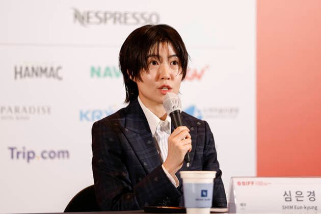 The Table: Day and Night cast at Busan International Film Festival South Korean actor Shim Eun-kyung speaks during a press conference for The Table: Day and Night, the opening film of the 31st Busan International Film Festival (BIFF), at the Busan Cinema Center in Busan, South Korea, on October 06, 2026. Busan South Korea Copyright: xMatrixxImages JungxUi-Chelx