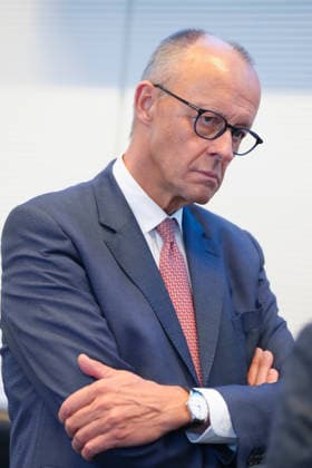 Auftaktbilder CDU Fraktionssitzung Bundeskanzler Friedrich Merz (CDU) beim Auftakt der Fraktionssitzung der Bundestagsfraktion im Deutschen Bundestag, Berlin, 06.10.2026 Berlin Berlin Deutschland