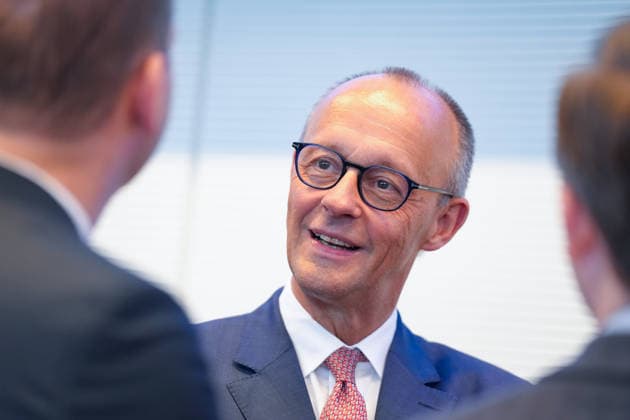 Auftaktbilder CDU Fraktionssitzung Bundeskanzler Friedrich Merz (CDU) im Portrait mit freudiger Mimik beim Auftakt der Fraktionssitzung der Bundestagsfraktion im Deutschen Bundestag, Berlin, 06.10.2026 Berlin Berlin Deutschland