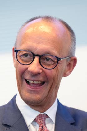 Auftaktbilder CDU Fraktionssitzung Bundeskanzler Friedrich Merz (CDU) im Portrait mit freudiger Mimik beim Auftakt der Fraktionssitzung der Bundestagsfraktion im Deutschen Bundestag, Berlin, 06.10.2026 Berlin Berlin Deutschland